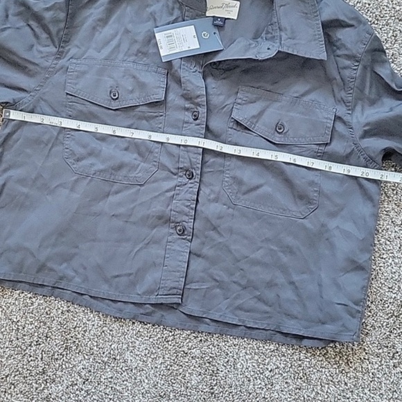 Universal Thread Utility Cropped Button Dow - Picture 4 of 5